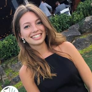 Meet your Posher, Simone